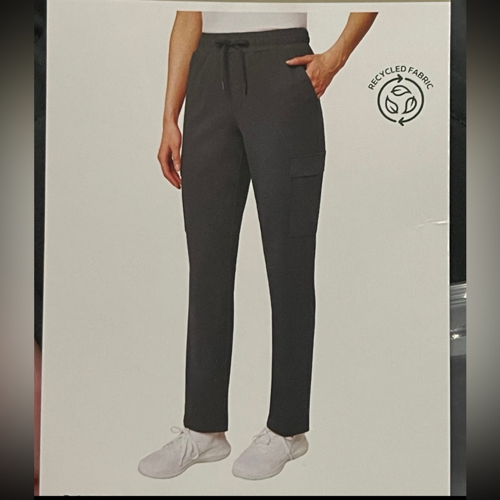 NWT MONDETTA men’s size small CARGO POCKET
STRAIGHT LEG PANT grey